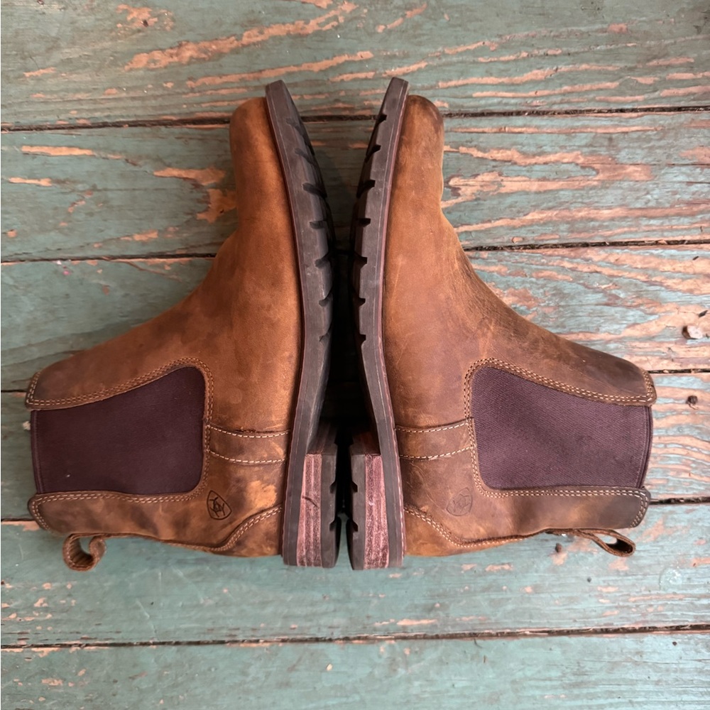Ariat Wexford Chelsea Boots Broken in